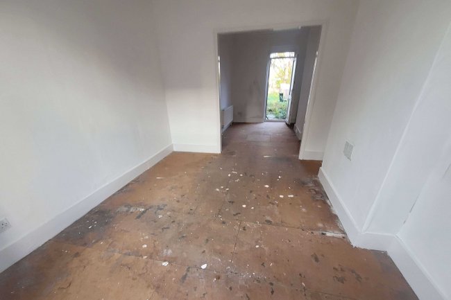 12 Bridport Road, Thornton Heath, CR7 7QG 1