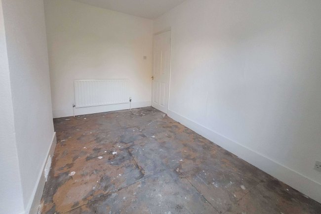 12 Bridport Road, Thornton Heath, CR7 7QG 1