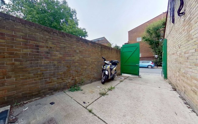 Royal Oak, 250 St Johns Way, Archway, London N19 3RJ 8