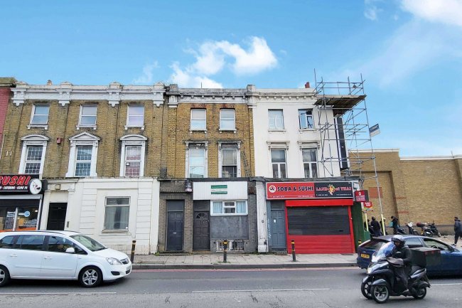 108 Blackheath Road, London, SE10 8DA
 5