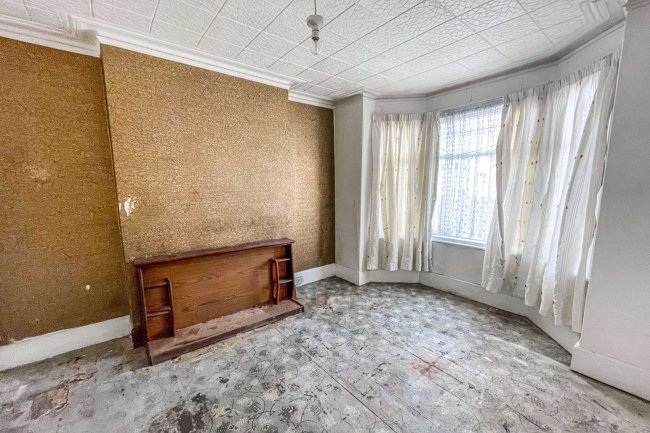 58 Friars Road, East Ham, London, E6 1LL 6