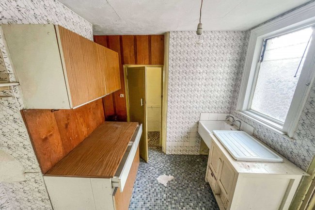 58 Friars Road, East Ham, London, E6 1LL 6