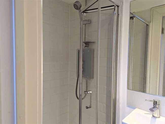 241 Dawes Road, Fulham, London SW6 7RD
 6