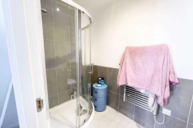 16 Courier House, 9 King Cross Street, Halifax, West Yorkshire, HX1 2DG 5