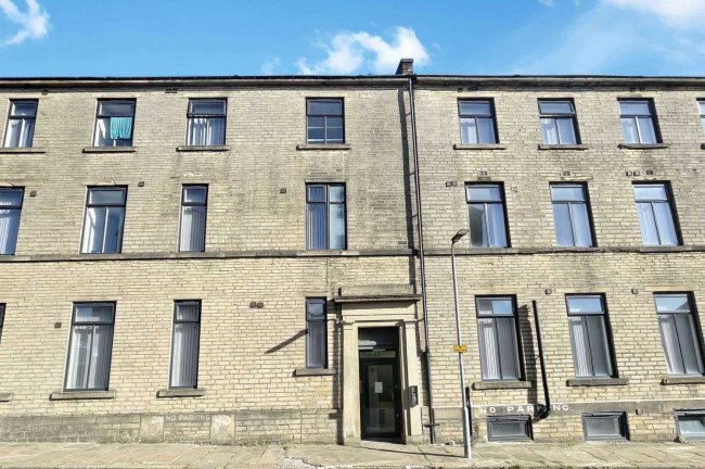 16 Courier House, 9 King Cross Street, Halifax, West Yorkshire, HX1 2DG 5