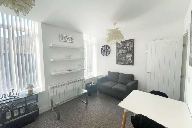 16 Courier House, 9 King Cross Street, Halifax, West Yorkshire, HX1 2DG 5