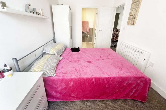 16 Courier House, 9 King Cross Street, Halifax, West Yorkshire, HX1 2DG 5