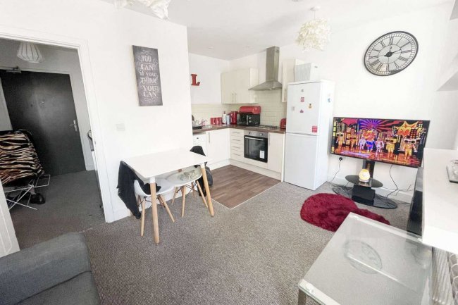 16 Courier House, 9 King Cross Street, Halifax, West Yorkshire, HX1 2DG 5