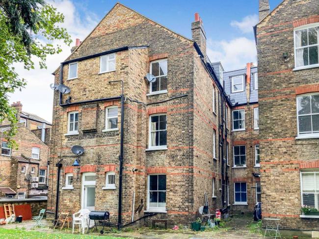 Flat 33, Elmfield Mansions, Elmfield Road, London SW17 8AA
 3