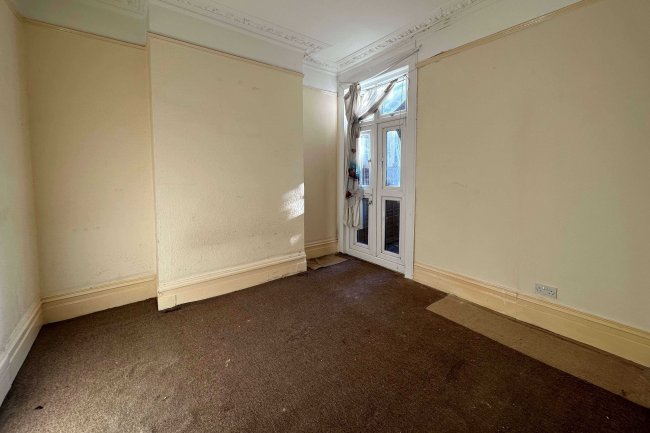 40 Bruce Grove, London, N17 6RN 10