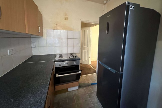 40 Bruce Grove, London, N17 6RN 10