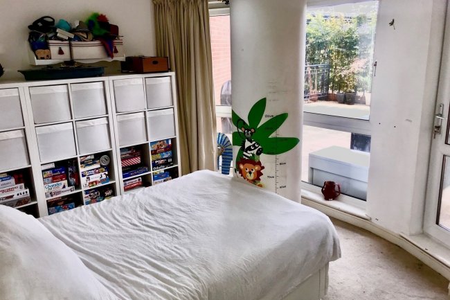 110 New Atlas Wharf, 3 Arnhem Place, Isle of Dogs, London E14 3ST 2