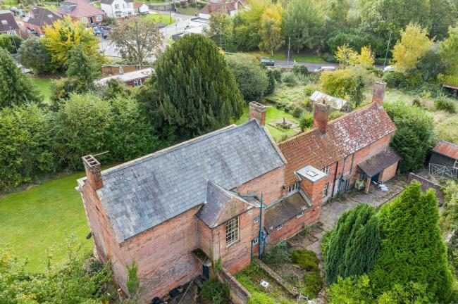 Cradlebridge House, 140 Leigh Road, Westbury, Wiltshire BA13 3QR  9