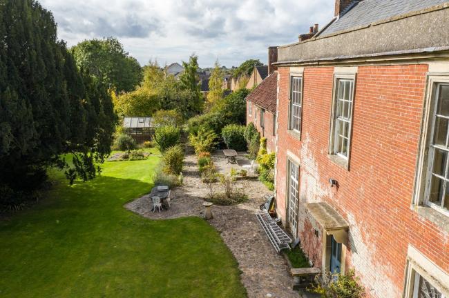 Cradlebridge House, 140 Leigh Road, Westbury, Wiltshire BA13 3QR  9