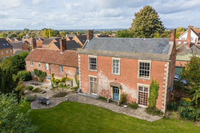 Cradlebridge House, 140 Leigh Road, Westbury, Wiltshire BA13 3QR  9