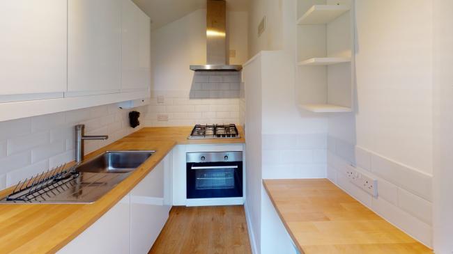 Flat 3, 44 Grovehill Road, Redhill, Surrey RH1 6DB 5