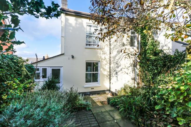 Flat 3, 44 Grovehill Road, Redhill, Surrey RH1 6DB 5