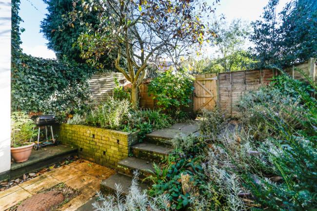 Flat 3, 44 Grovehill Road, Redhill, Surrey RH1 6DB 5