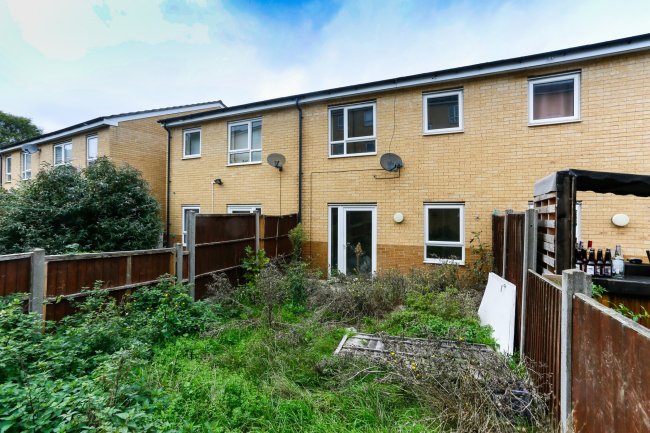 15 Willow Lane, Woolwich, London, SE18 5TQ
 9