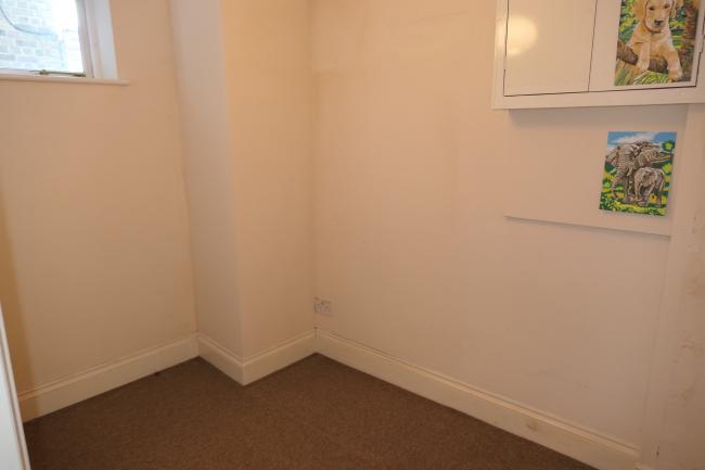 17a Wellington Gardens, Charlton, London SE7 7PJ  3