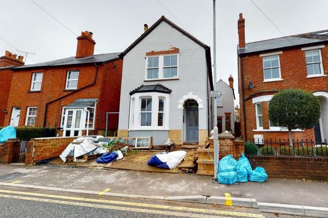 52A Langborough Road, Wokingham, Berkshire RG40 2BT 8