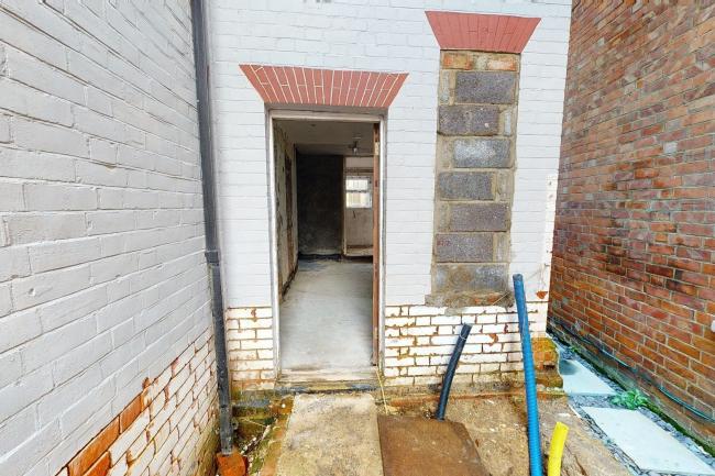 52A Langborough Road, Wokingham, Berkshire RG40 2BT 8