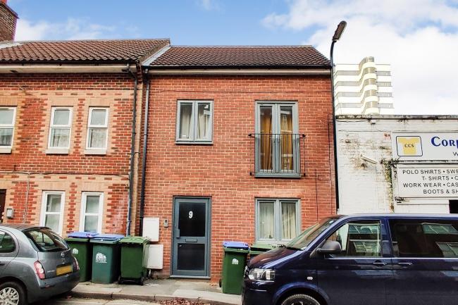 76 East Street, Southampton, Hampshire SO14 3HQ
 3