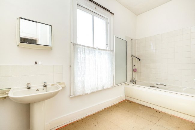 83 Brodrick Road, Wandsworth, London SW17 7DX 
 1