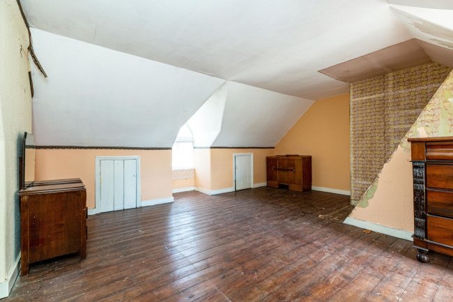 83 Brodrick Road, Wandsworth, London SW17 7DX 
 1