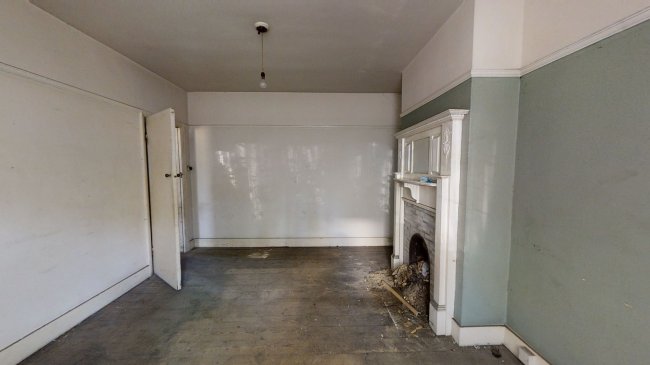 32 Banstead Road, Carshalton, Surrey SM5 3NR
 4