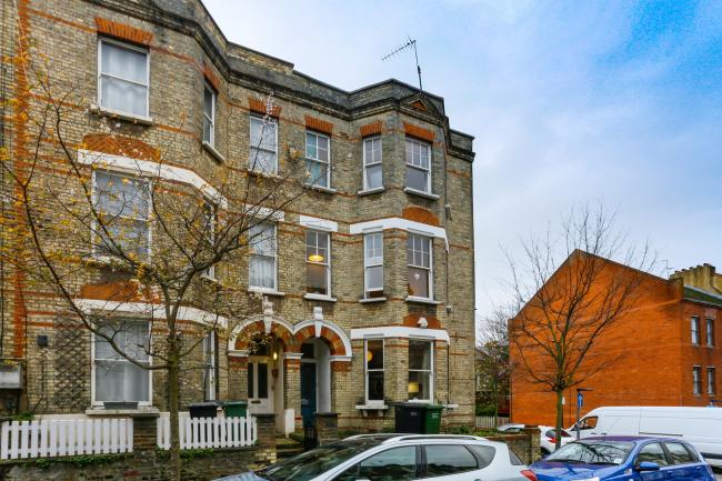 70 Gascony Avenue, West Hampstead, London, NW6 4NE
 3