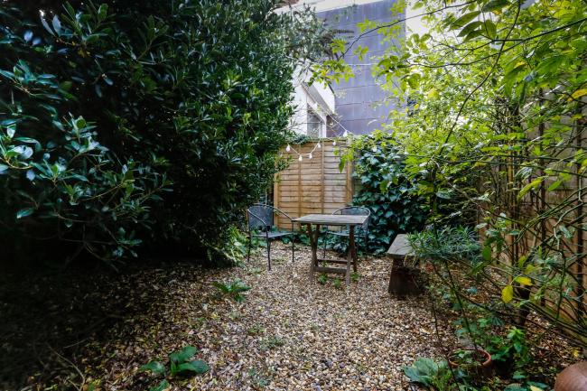 70 Gascony Avenue, West Hampstead, London, NW6 4NE
 3