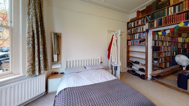 70 Gascony Avenue, West Hampstead, London, NW6 4NE
 3