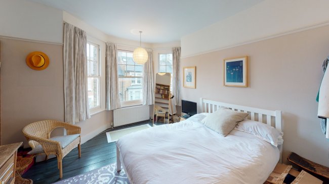 70 Gascony Avenue, West Hampstead, London, NW6 4NE
 3