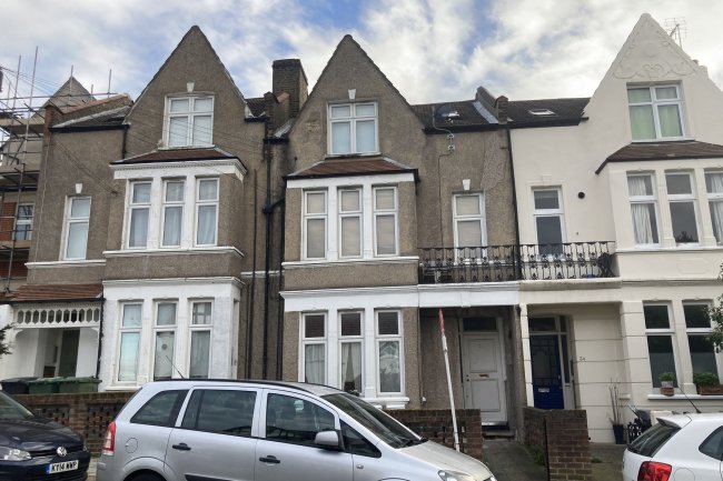 32 Mount Ephraim Lane, London, SW16 1JG
 3