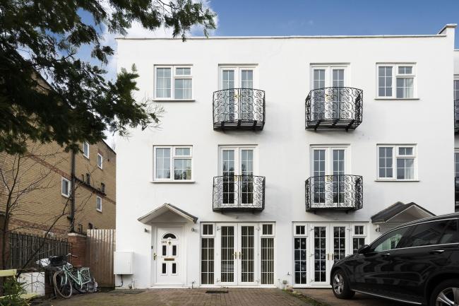 105 Kingston Hill, Kingston upon Thames, Surrey KT2 7PZ 2