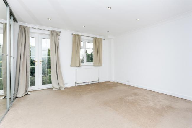 105 Kingston Hill, Kingston upon Thames, Surrey KT2 7PZ 2