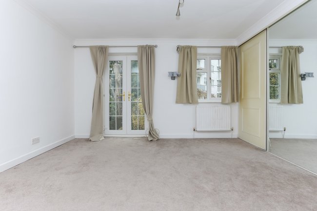 105 Kingston Hill, Kingston upon Thames, Surrey KT2 7PZ 2