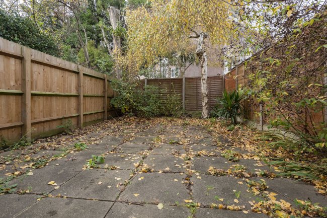 105 Kingston Hill, Kingston upon Thames, Surrey KT2 7PZ 2