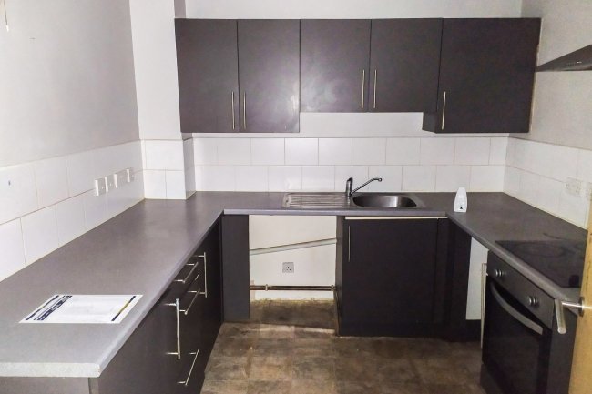 111 Moorhead Close, Cardiff, Wales CF24 5FD 8