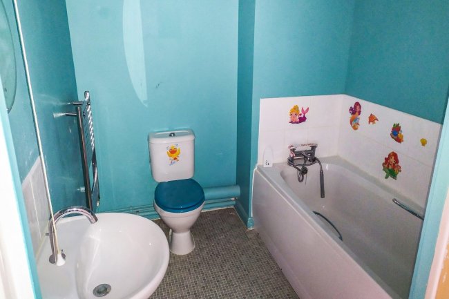 111 Moorhead Close, Cardiff, Wales CF24 5FD 8