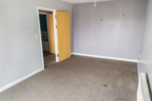 111 Moorhead Close, Cardiff, Wales CF24 5FD 8