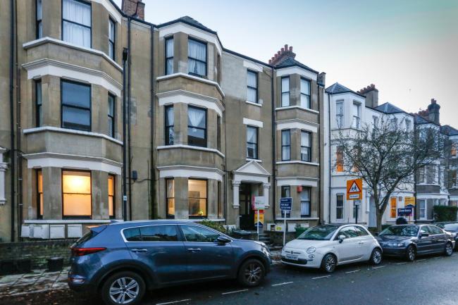 21 Cleveland Mansions, Lambeth, London, SW9 0ES
 8