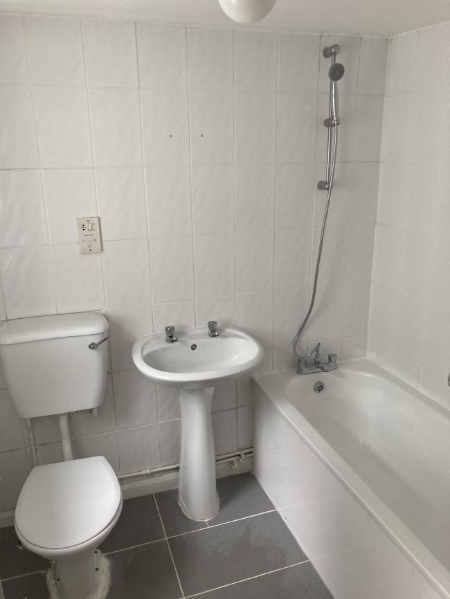 20 Borough Hill, Croydon, Surrey CR0 4LN 6