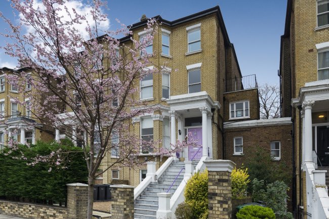 Flat 2, 52 Fellows Road, Belsize Park, London, 
NW3 3LJ 1