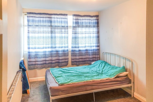 20 Swindon Close, Ilford, Essex IG3 8BQ
 1