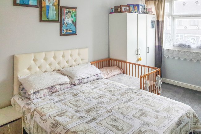 20 Swindon Close, Ilford, Essex IG3 8BQ
 1