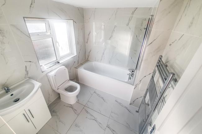 56 Cressingham Road, Lewisham, London, SE13 5AG
 6