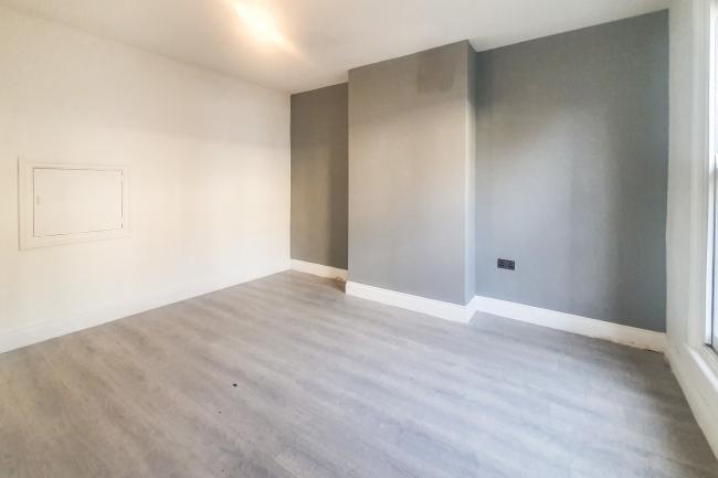 56 Cressingham Road, Lewisham, London, SE13 5AG
 6