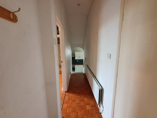 4 January House, 28 Birdhurst Rise, South Croydon, CR2 7ED
 10